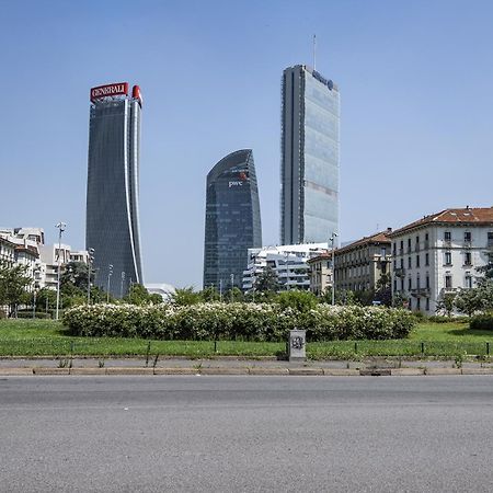 Fiore Milanese - San Siro, Fiera & City Life - Rinnovamento Facciata Palazzo In Corso Milão Exterior foto