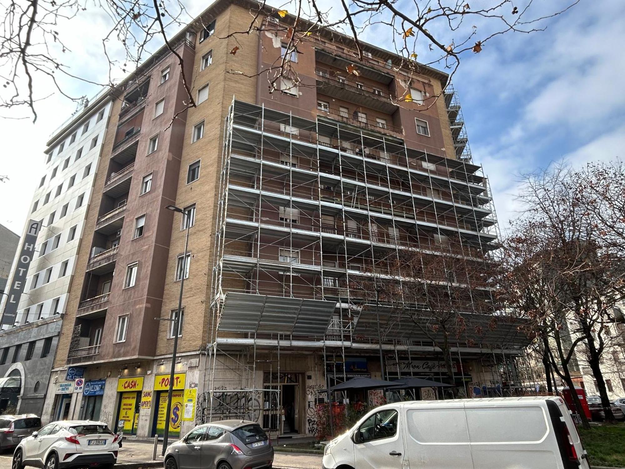 Fiore Milanese - San Siro, Fiera & City Life - Rinnovamento Facciata Palazzo In Corso Milão Exterior foto